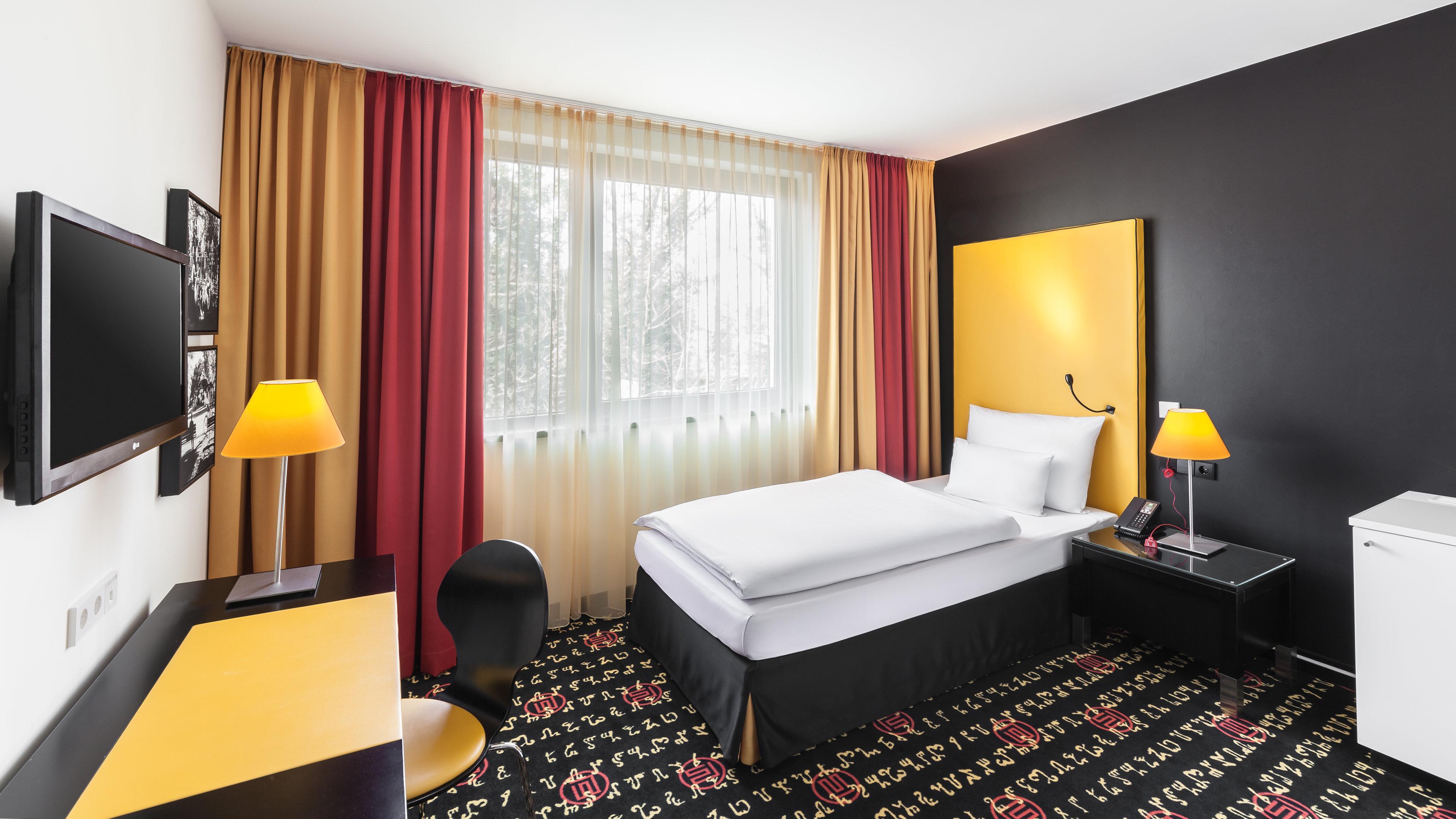 Holiday Inn Munich - Westpark By Ihg Exteriör bild