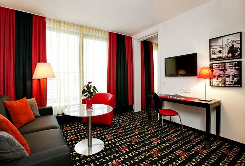 Holiday Inn Munich - Westpark By Ihg Exteriör bild
